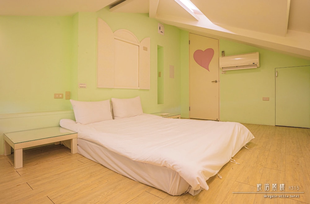 Regale Villa Hotel
