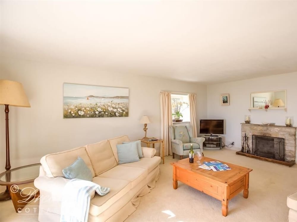 Pitt Cottage view 5