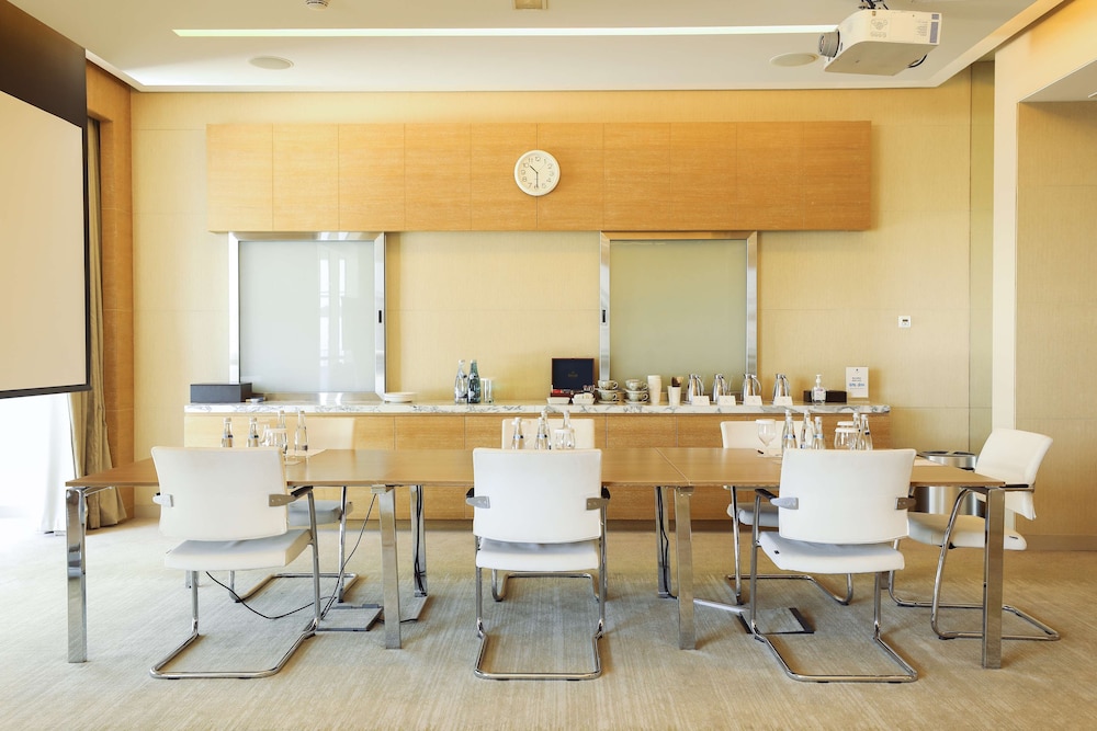 DoubleTree by Hilton Dubai - Jumeirah Beach