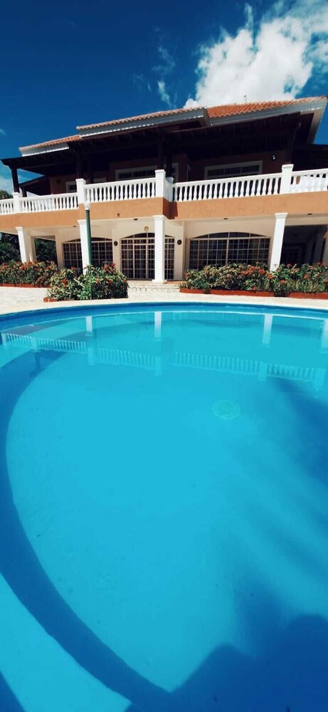 9th Hole Villa