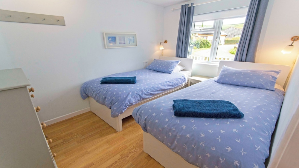 Swallows Croyde 3 Bedrooms, Sleeps 6, Beach Chalet