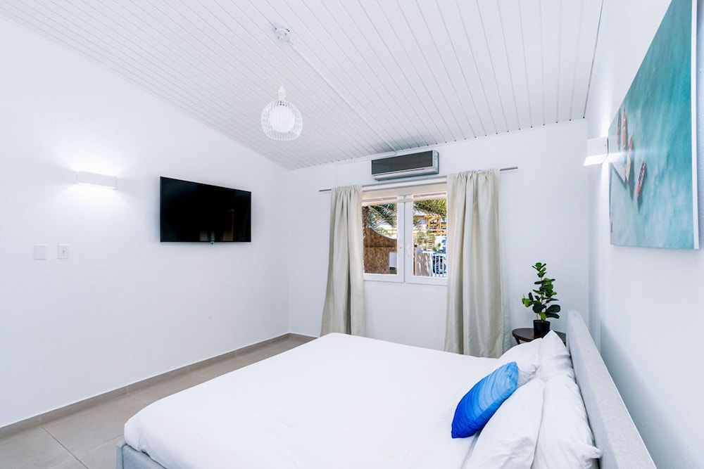 1 MIN Walk 2 Arashi Beach Suite w Roofdeck Pool