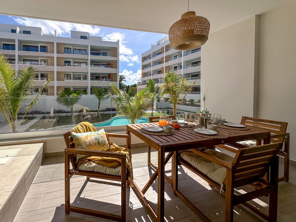Spectacular Brand new Beach Condo