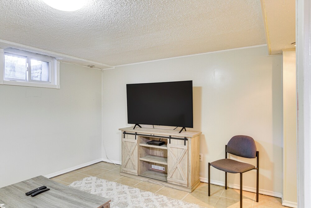 3 Mi to Downtown: Spacious White Plains Home