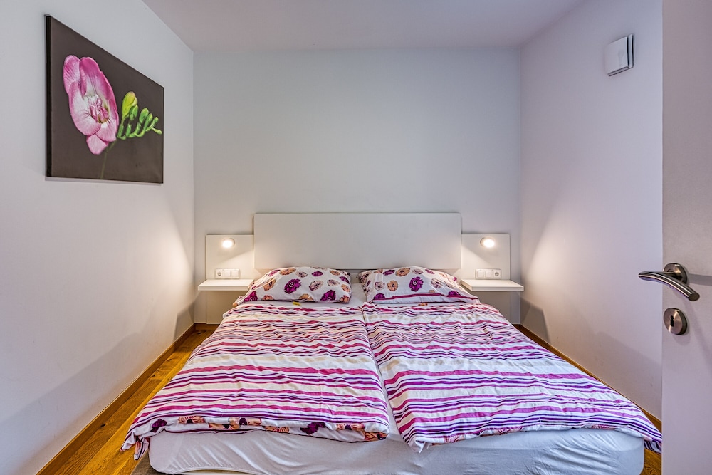 Wellness Suite Orchid view 2