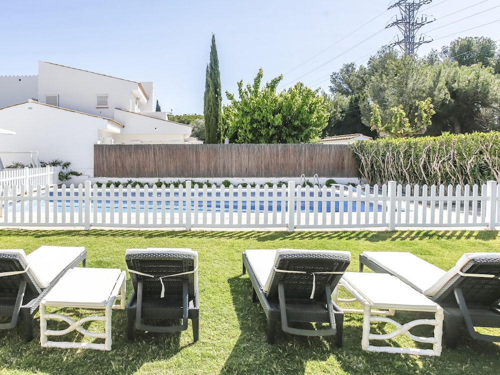 Casa Independiente con Jard n y Piscina Privada