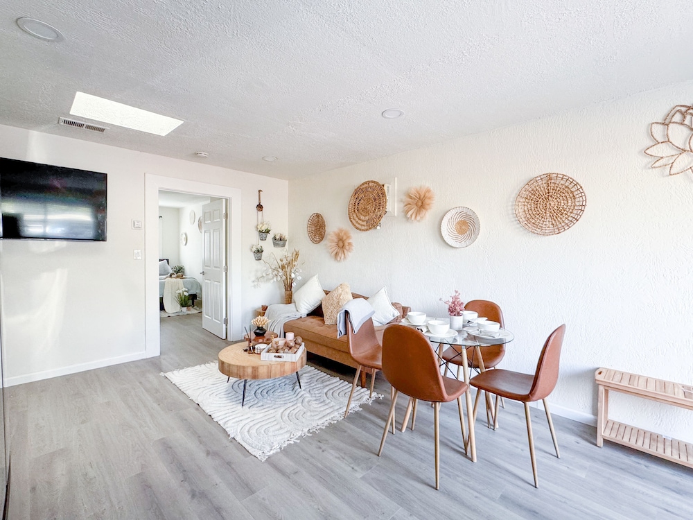 Walk to Google 3BR Home Yard & Kitchen