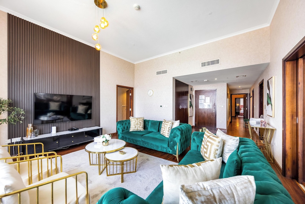Durrani Homes - Alluring 5BR Penthouse with Burj Khalifa and Fountain View