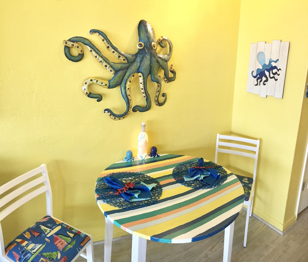 Casa del Mar On The Seawall