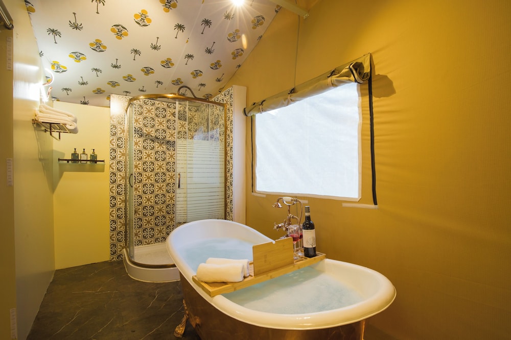 ELIVAAS 5-BHK with Luxe Mudhouses, Tents, Pond & Pvt Pool | Kaimalgarh Farmstay