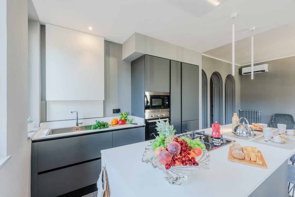 Casa Grey Contemporary Penthouse view 3