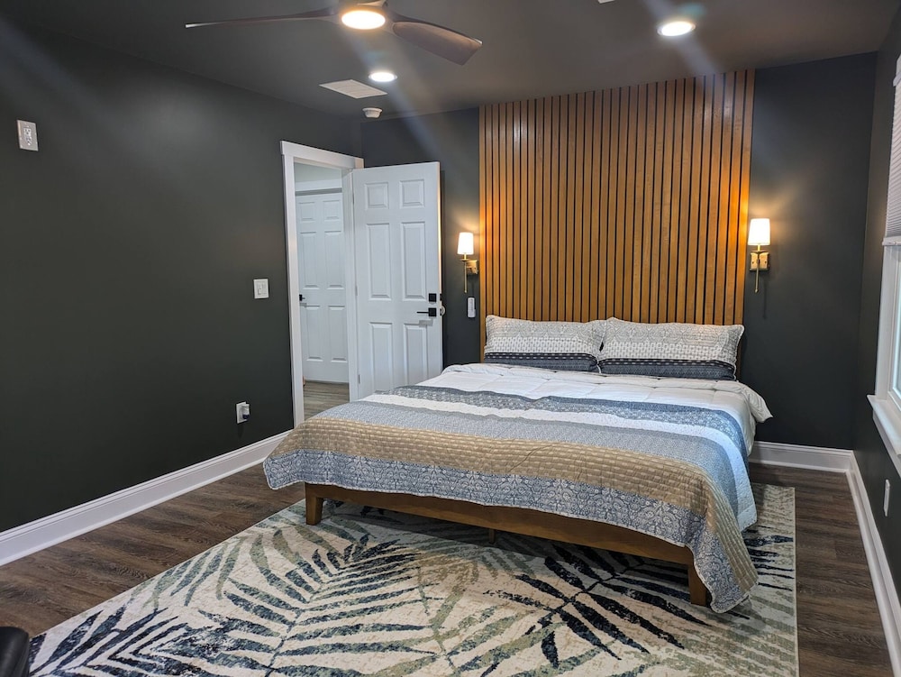 A122 Malone Home