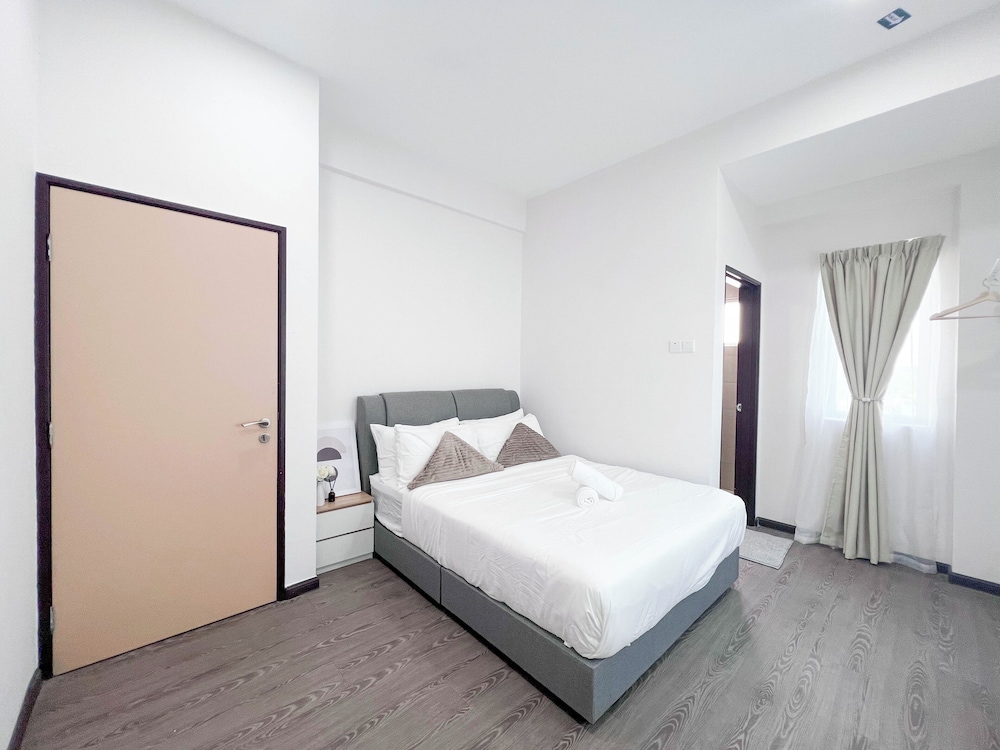 MH Maison by Manhattan Group