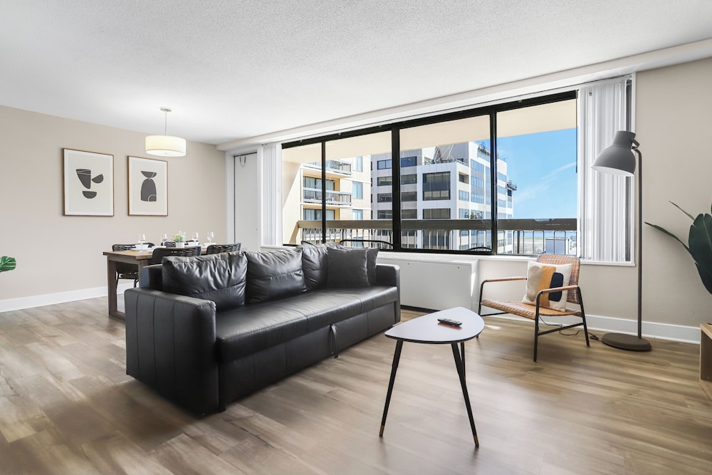 Walkable DC View Apartments