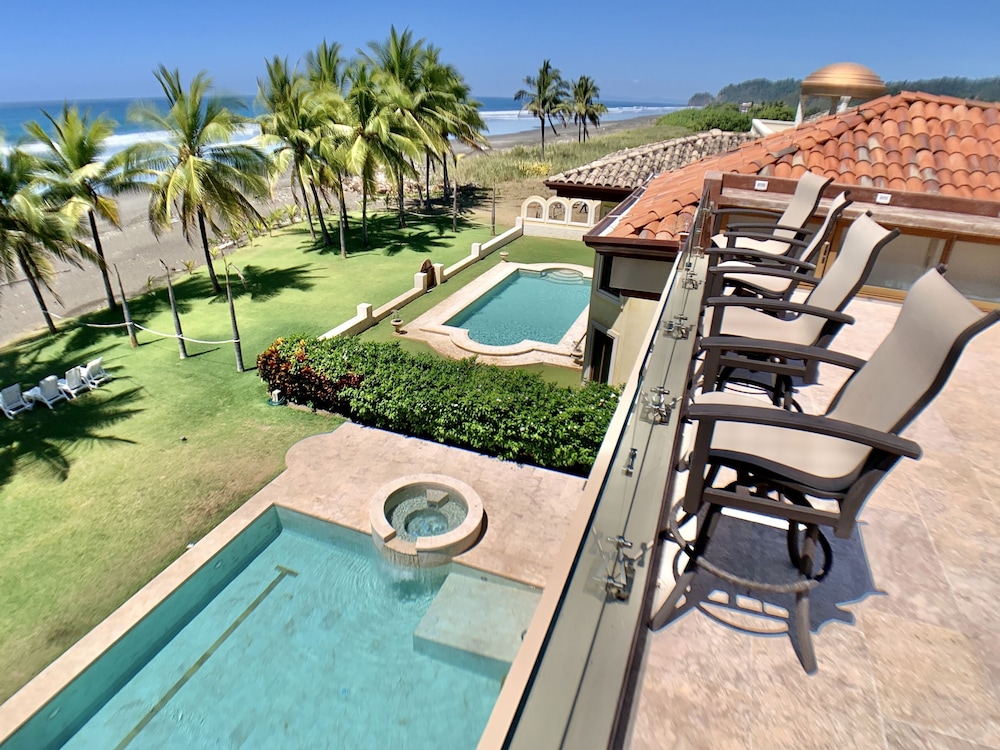 Luxury Villa on The Beach - Hermosa Palms 10A