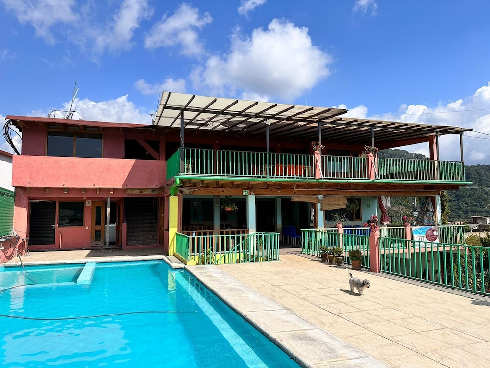 Hotel POSADA LOS ENCINOS - Image 1