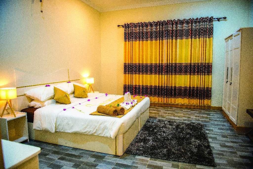 South Ari Inn