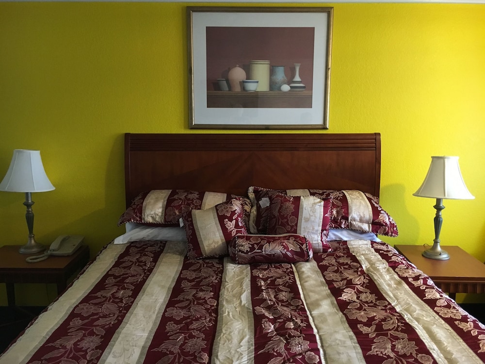 Starlite Motel - Property Image 37