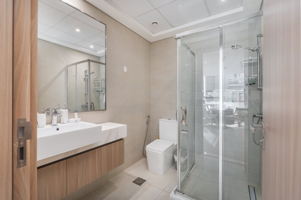 Indulging 1 Bedroom in Azizi Riviera 6