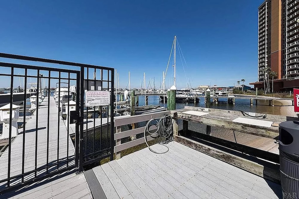 South Harbour 12E