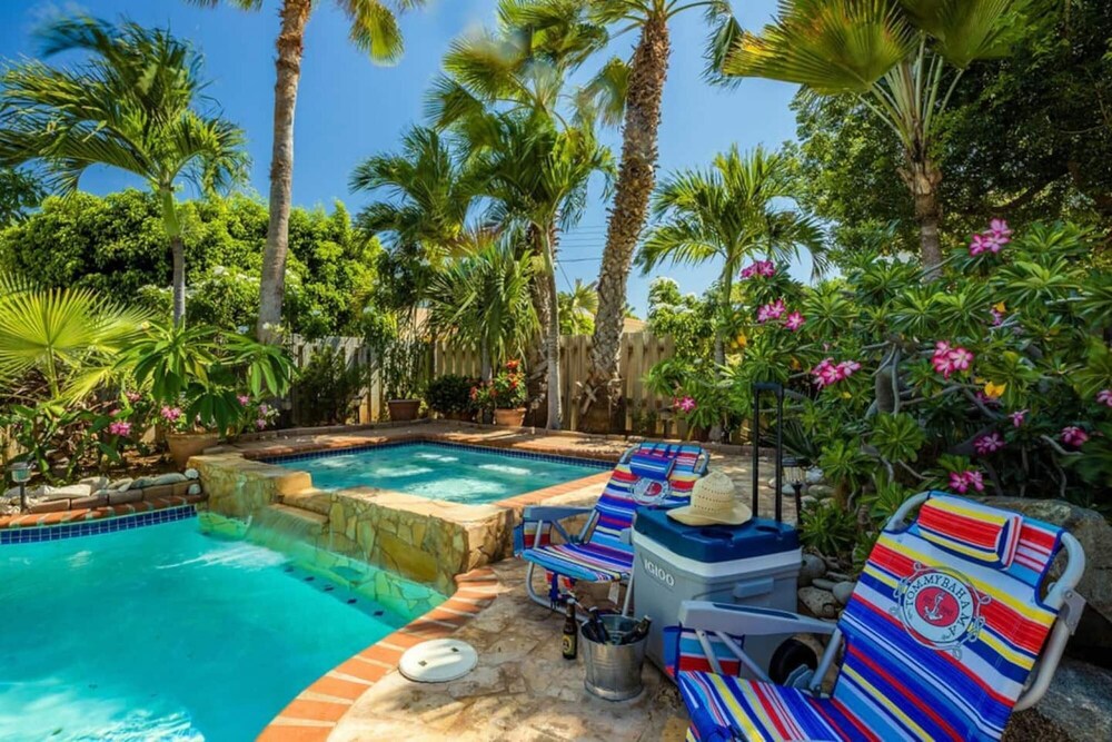 Spacious 5BR Home w Amazing Garden Privatepool