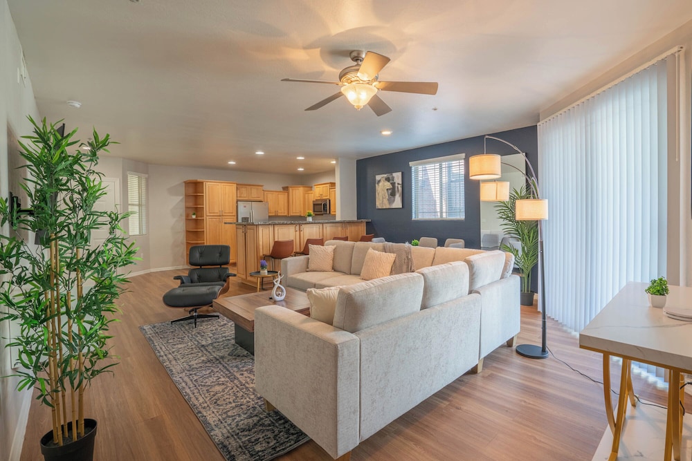 ROVE LIVING/KL - The Fredrick Tempe