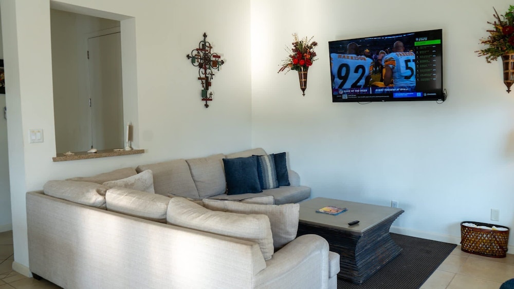 Channel Views Private Boat Slip Pool & Patio 3 Bedroom Apts