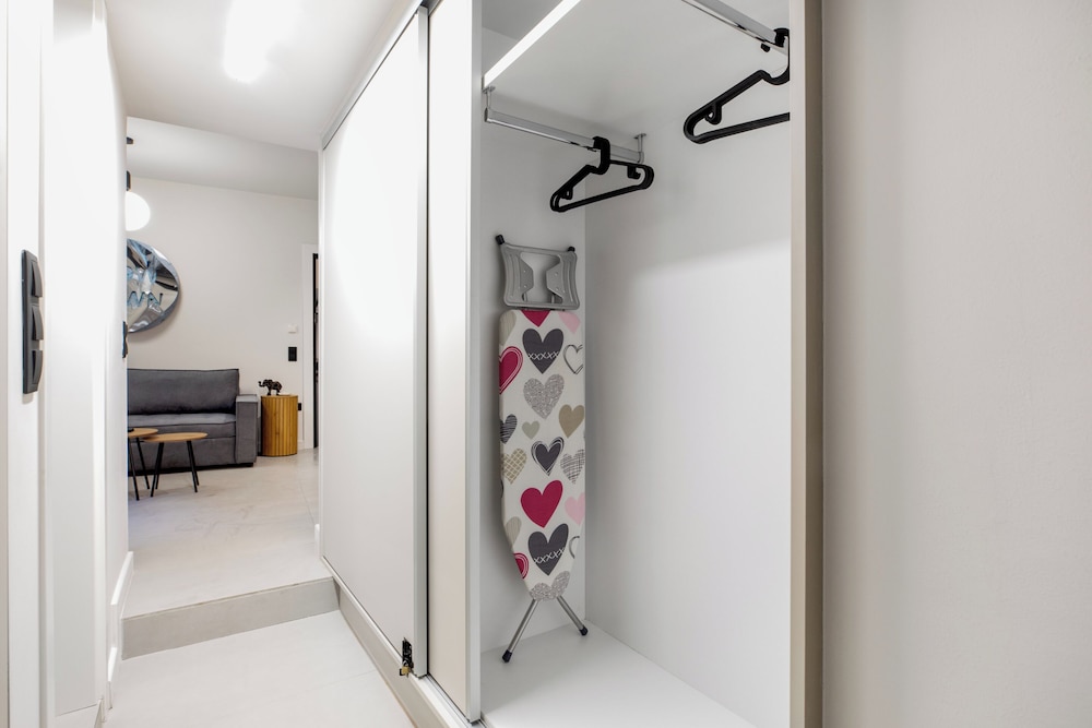Plaka Clio Apartment by A&A Residencies