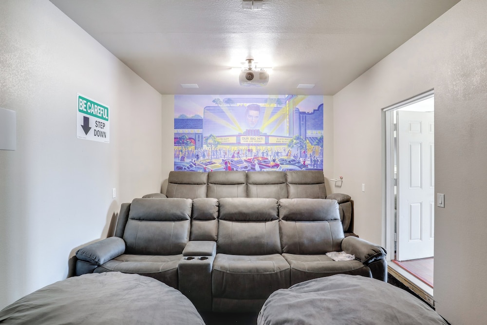 7 Mi to Fremont Street: Spacious Vegas Home!
