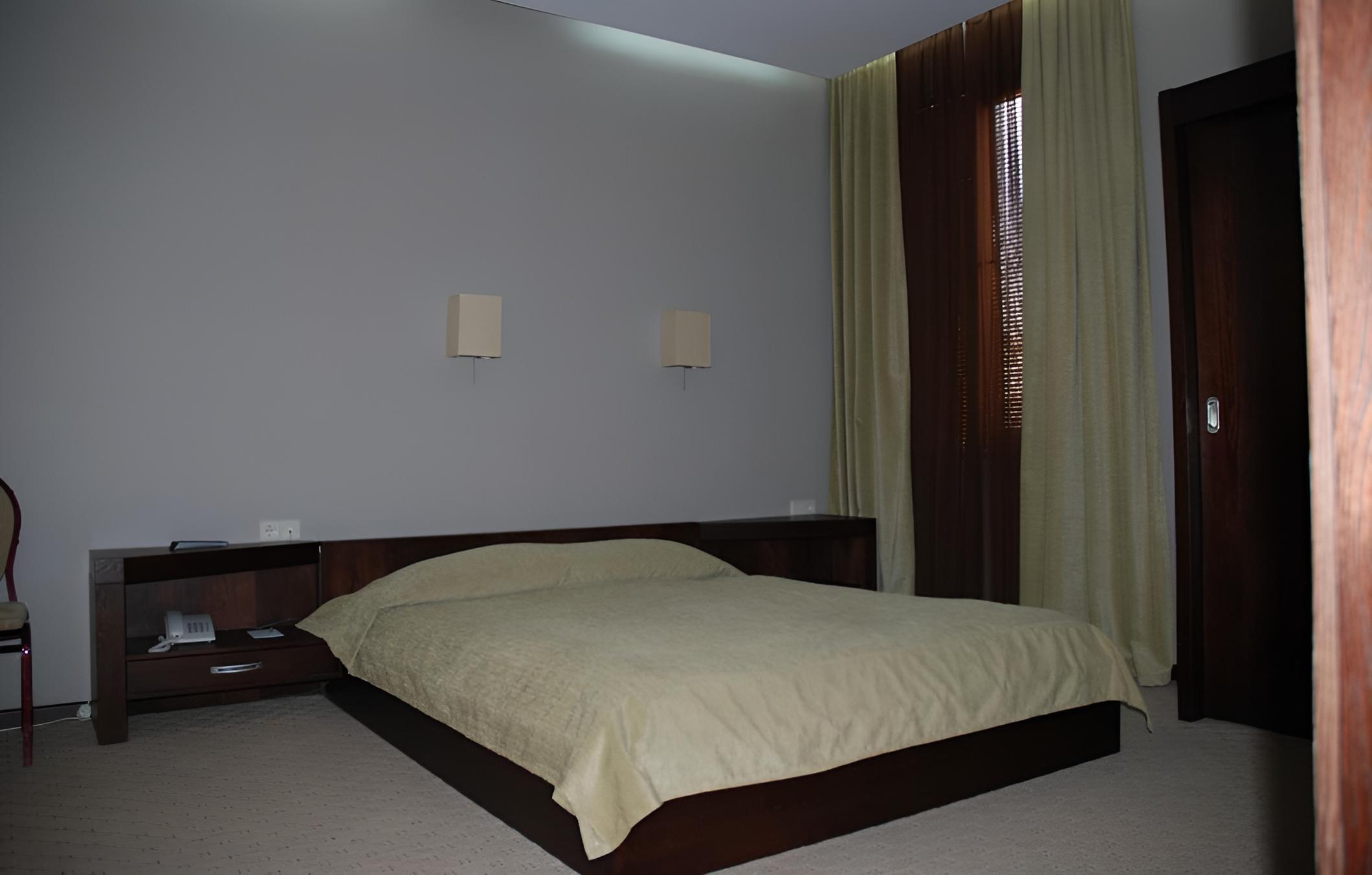 D'Plaza Hotel