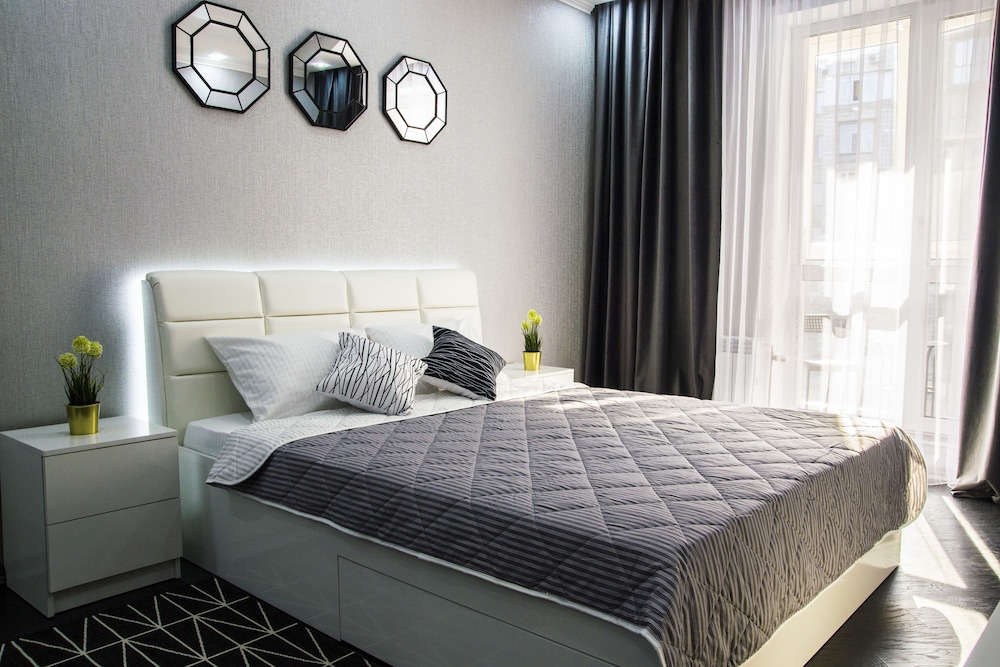Apartment Luxe on Maslennikova 58 view 5