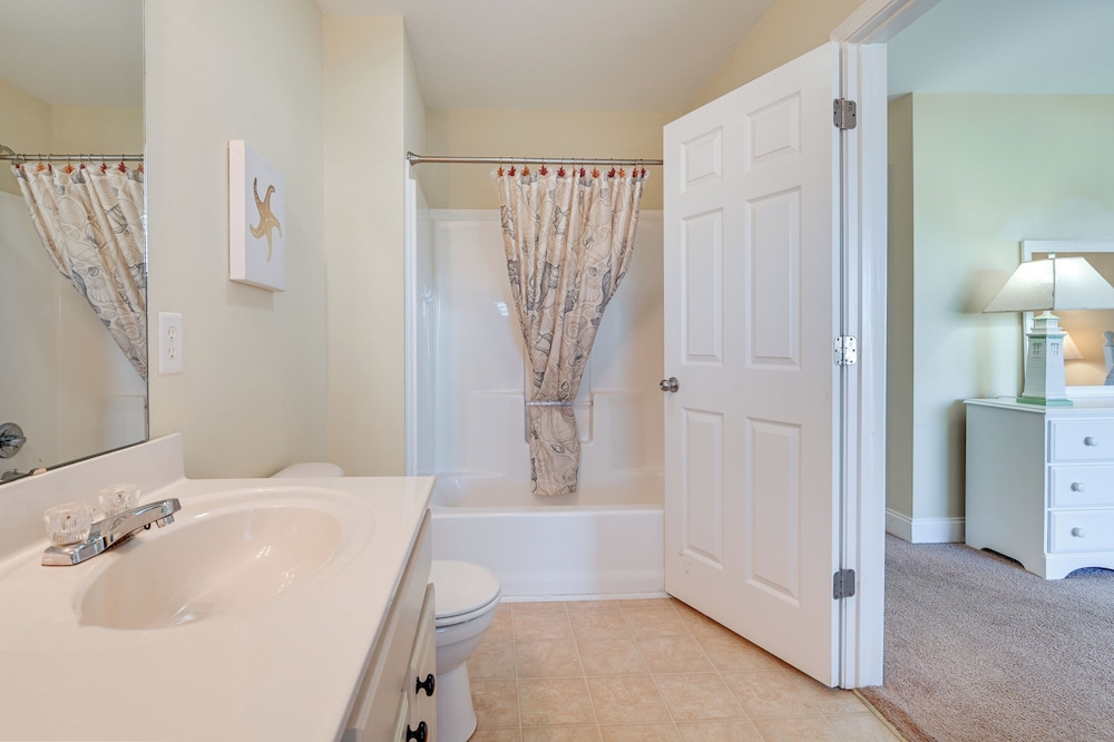 2 Blocks to Ocean: Garden City Beach Home w/ Pool!