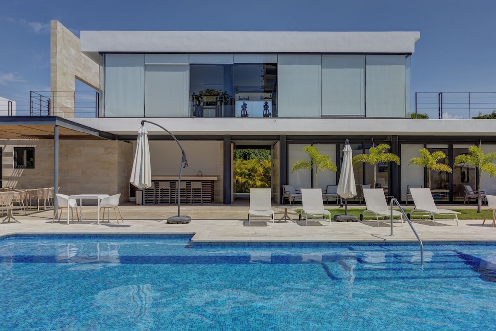 Vista Natura-Luxury Home Near the Beach