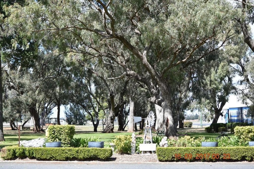 COOEE MOTEL