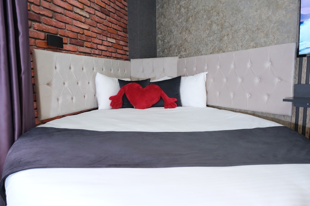 Nomad Hub Istanbul Suit