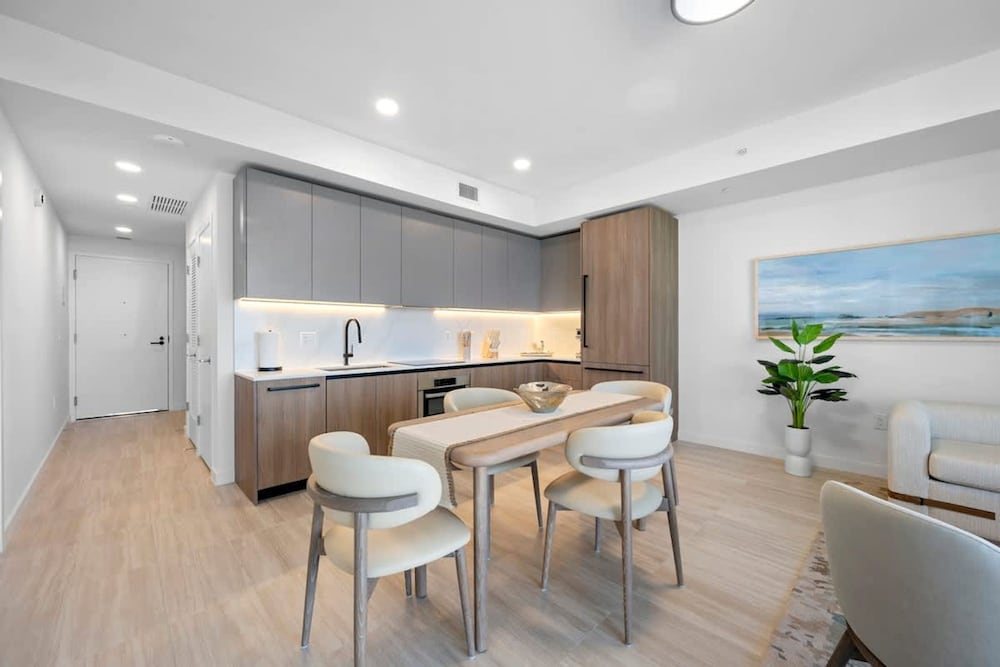 NOK Fantastic 1 BR Den in Miami