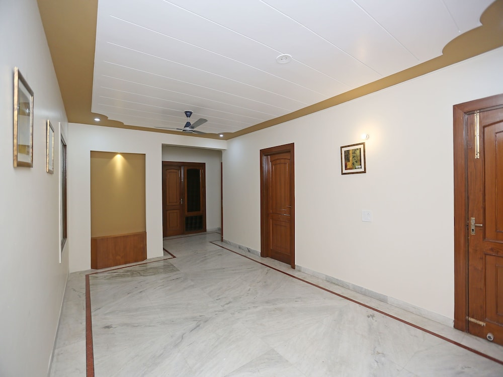 OYO 9581 Green Residency
