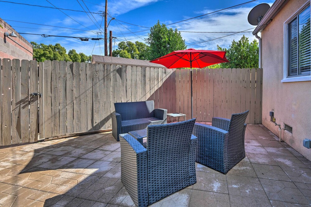 Burbank Vacations - Stylish Modern Burbank Gem w/ Private Yard! - Property Image 5