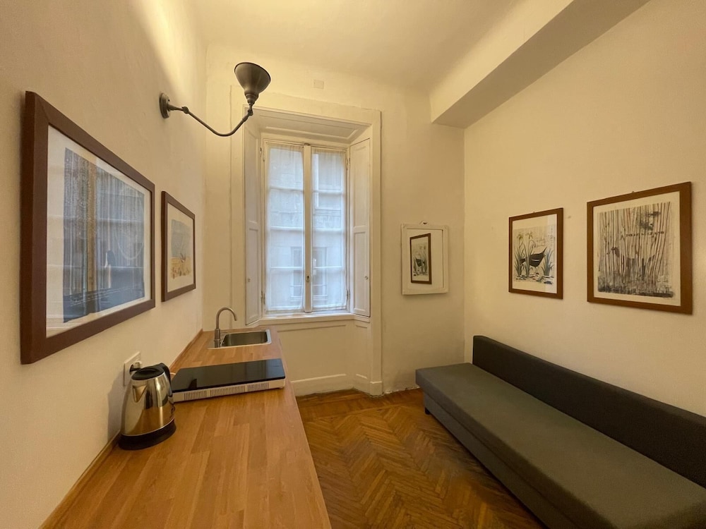 Casa Milano Classic Elegance with Balcony