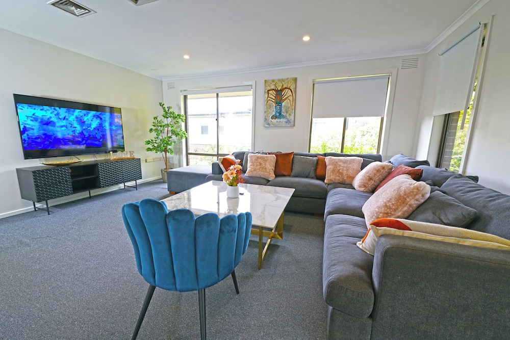 Maroondah 3BR Brick House