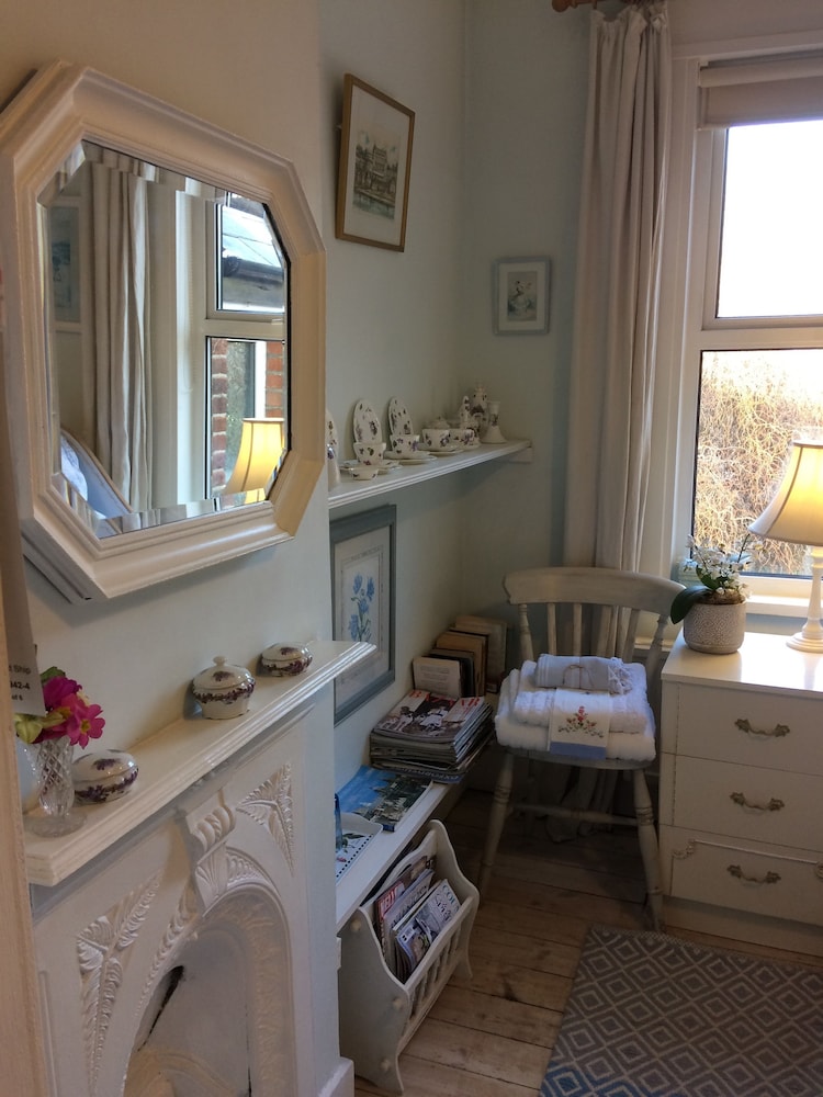 Arts & Bichons B&B