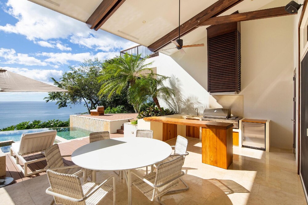 Villa Belvedere Pacific Sunsets 2 Private Pools