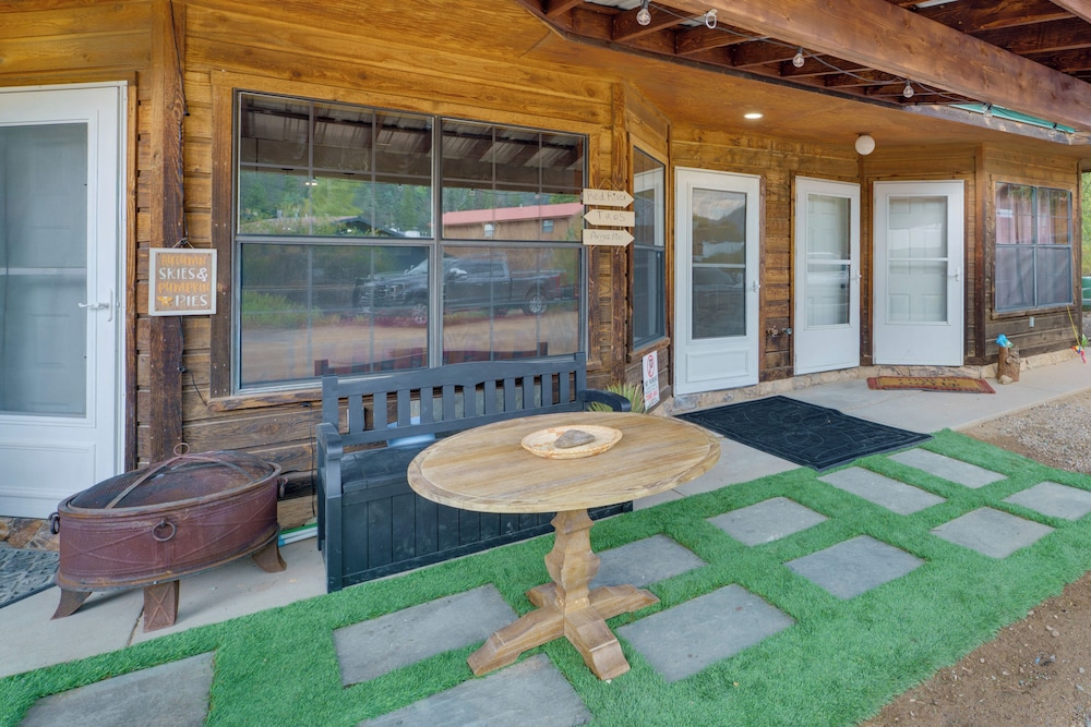 Red River Home w/ Ski Slope, Mtn & River Views!