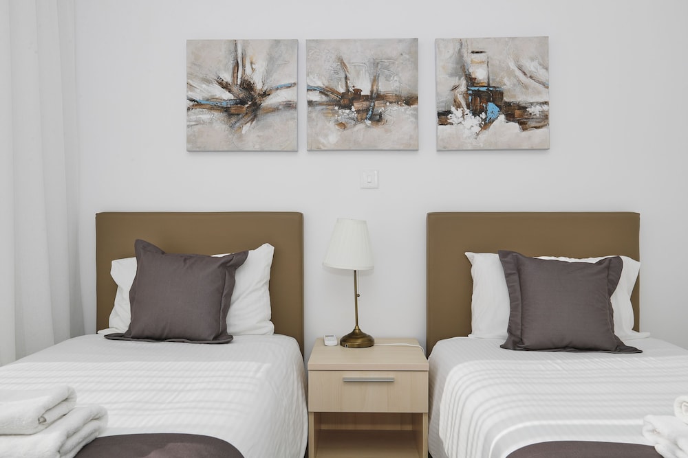 Paphos Vacations - Elysia Park - Property Image 3