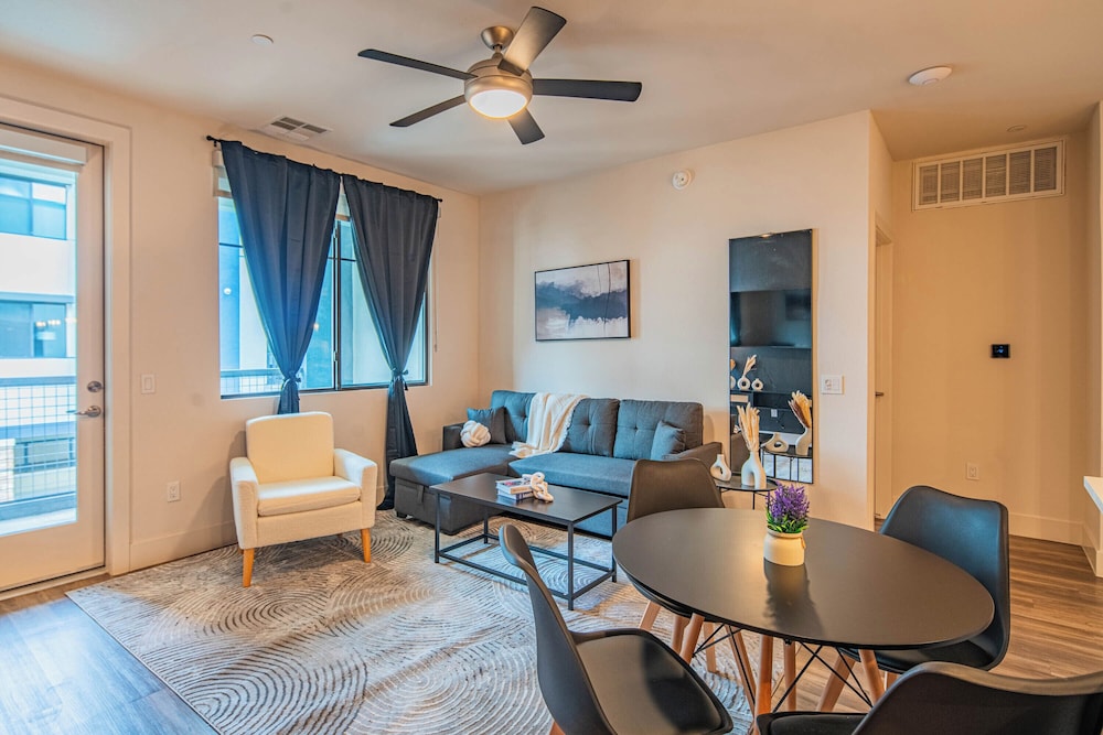 ROVE LIVING/KB - Scottsdale Grand