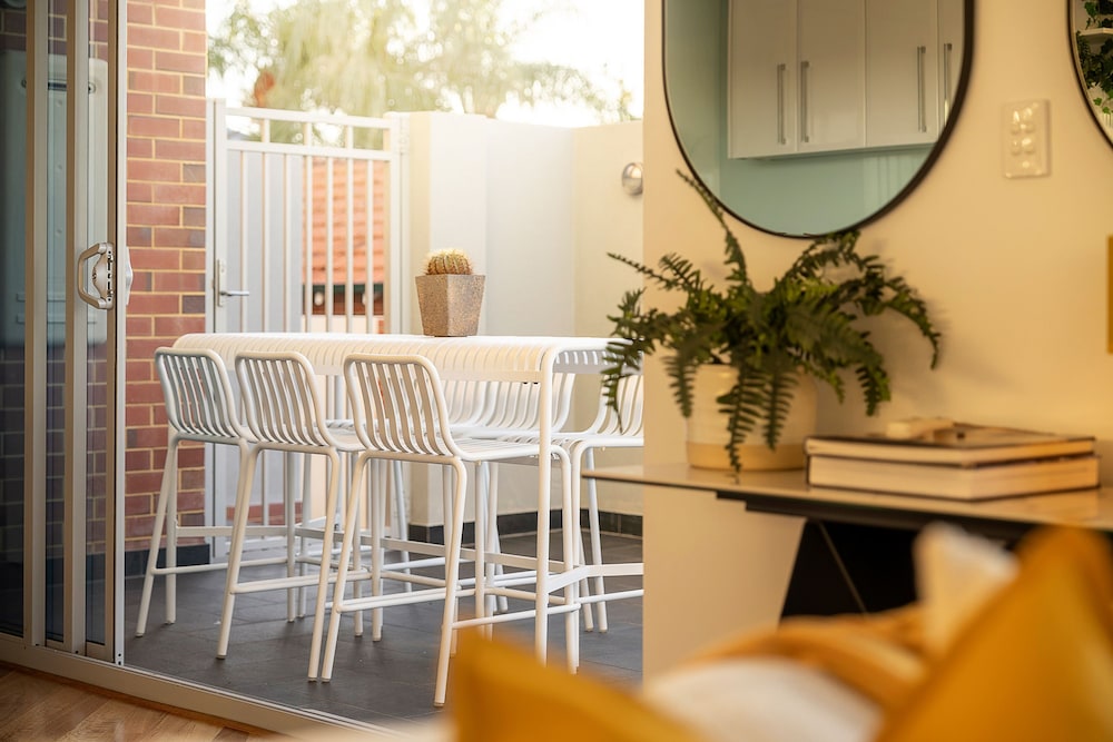 Designer Luxury 3brd - Epic Views - South Perth
