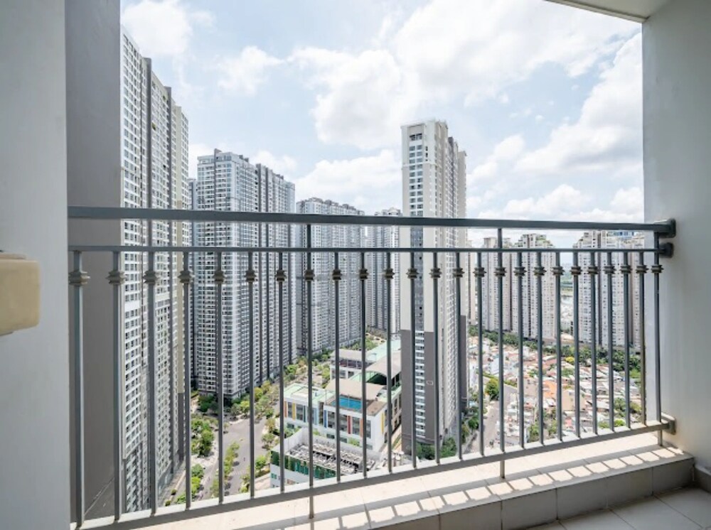 Somi Luxstay LP