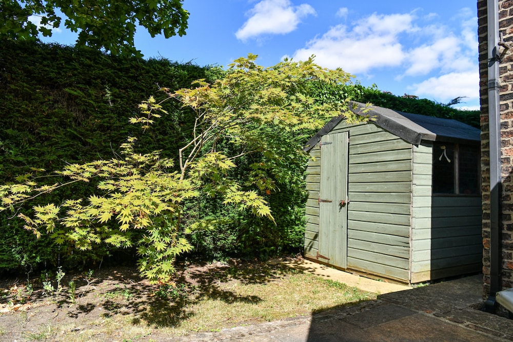 Dovecote Farm House