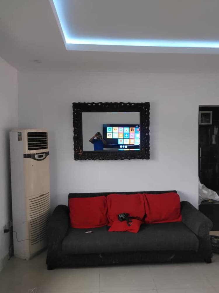 Cosy and Large Apartment in Lagos, Nigeria view 4