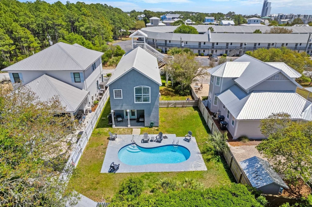 Walk to Santa Rosa Beach Private Pool, Balcony, and Coastal Views